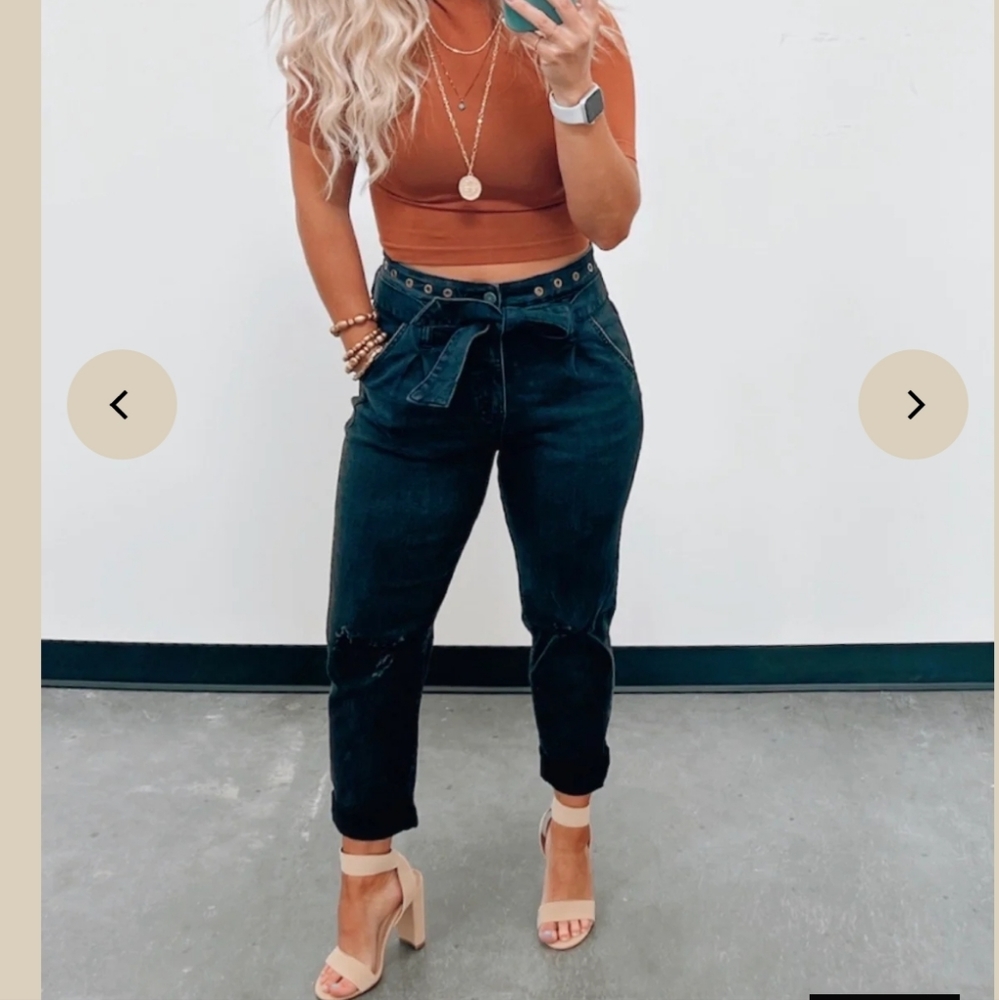 Vervet Belted Jeans - Picture 2 of 14